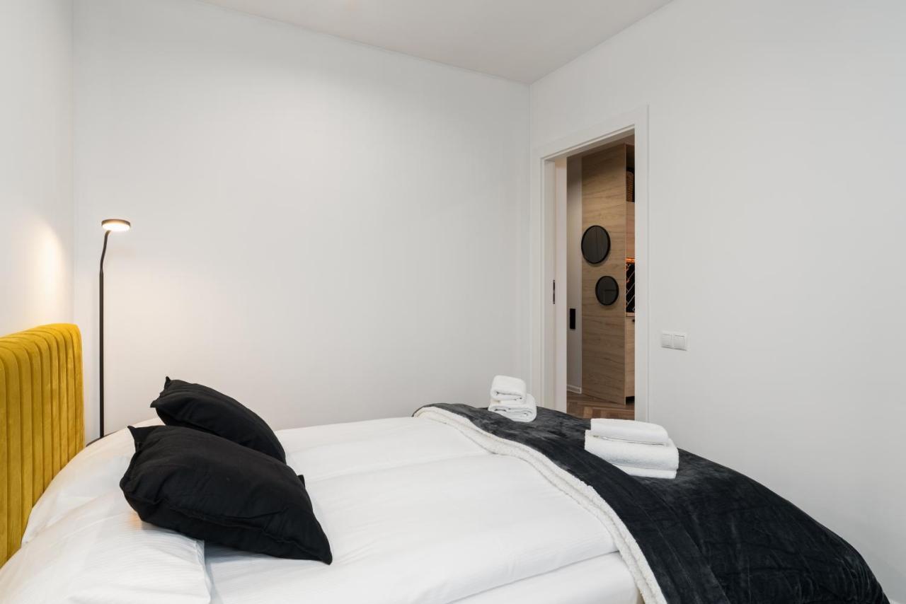 Apartment Loft Style Opienskiego With Parking By Renters Poznan